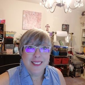 Meet your Posher, Karon